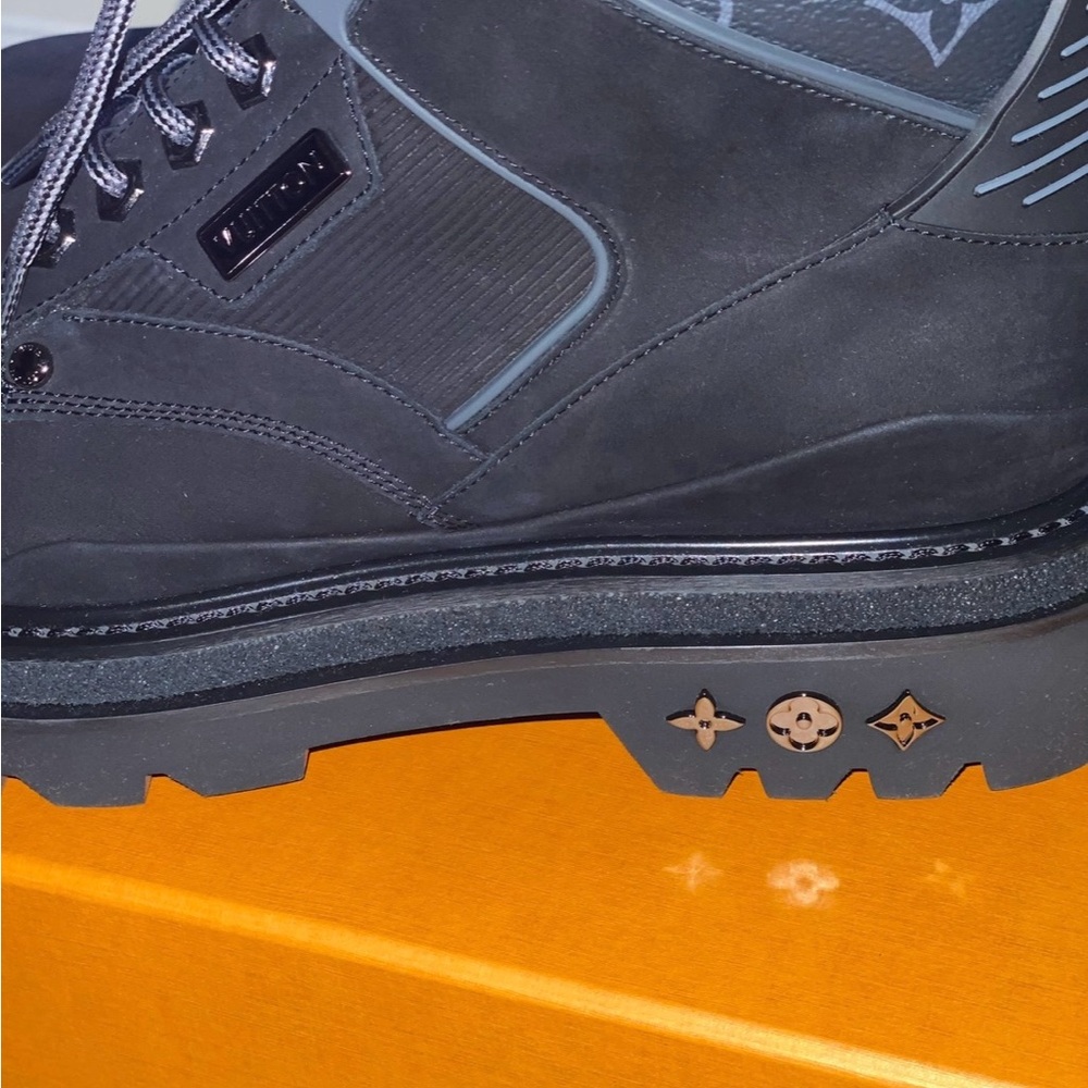 Louis Vuitton Black Rugged Boots with Chunky Sole - Picture 13 of 16